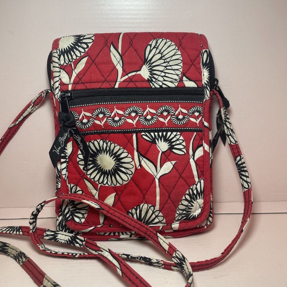 Vera Bradley Deco Daisy Hipster Boho Quilted Crossbody Shoulder Bag Red See